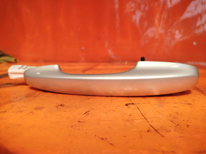 ✅FORD FOCUS MK4 1.5 DIESEL 2018 REAR LEFT EXTERIOR DOOR HANDLE SILVER Warranty - Image 2