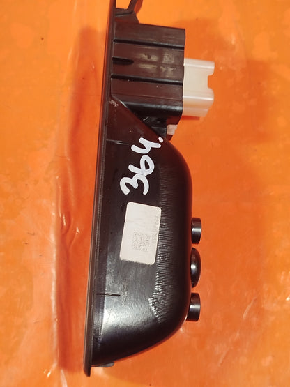 ✅2024 DACIA DUSTER JOURNEY REAR RIGHT WINDOW CONTROL TRIM 829606755R A364 - Image 5