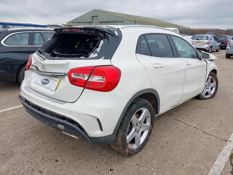 ✅MERCEDES GLA 200D X156 2.1 DIESEL 2016 BREAKING PRICE PER WHEEL NUT ONLY WHITE - Image 1