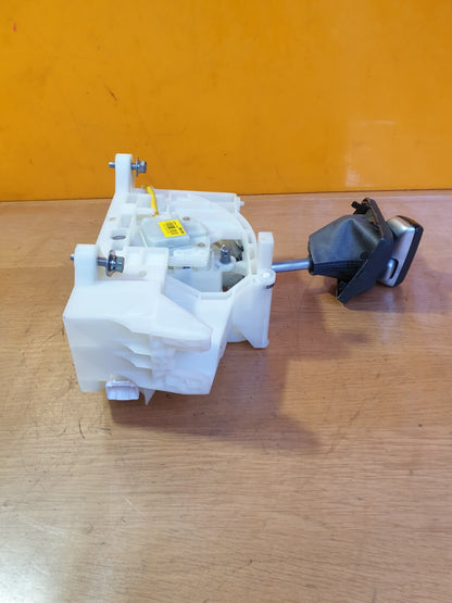✅2023 HYUNDAI BAYON PREM T-GDi 1.0P GEAR SELECTOR SHIFTER 46700Q0930BB A200 - Image 9