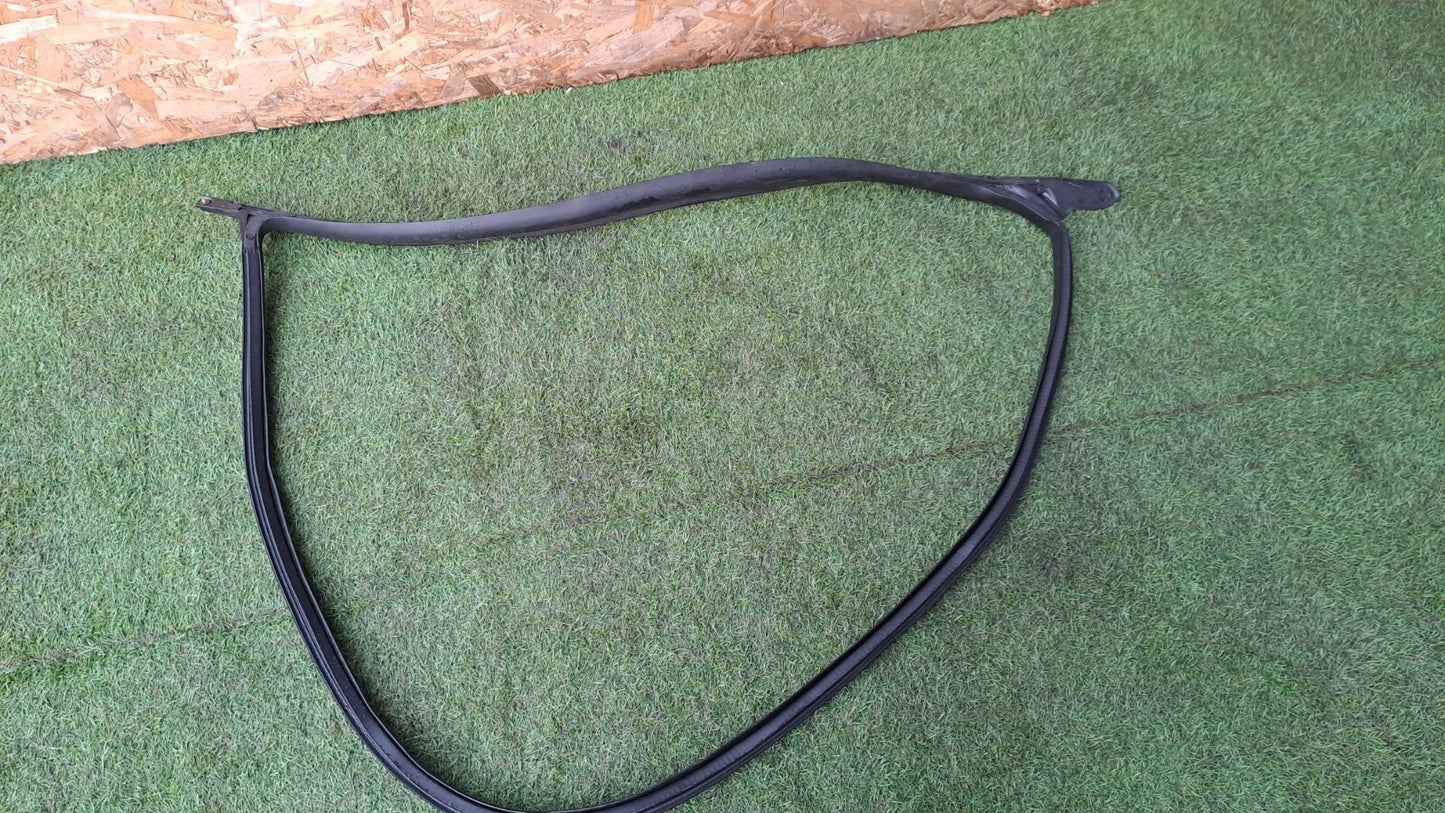 ✅TESLA MODEL 3 LONG 2024 FRONT LEFT DOOR RUBBER SEAL 1910983-00-B Warranty A207 - Image 12