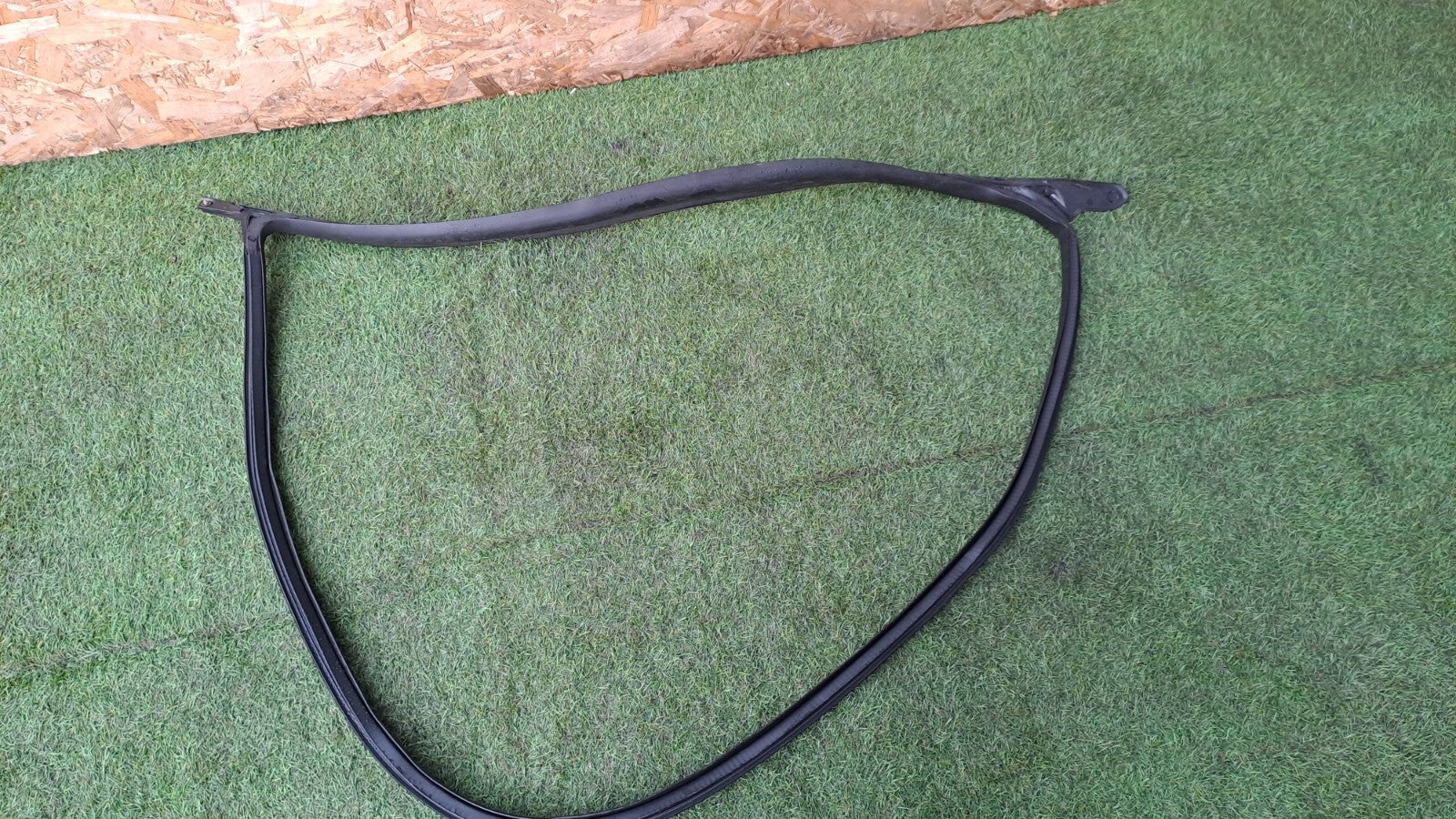 ✅TESLA MODEL 3 LONG 2024 FRONT LEFT DOOR RUBBER SEAL 1910983-00-B Warranty A207 - Image 12