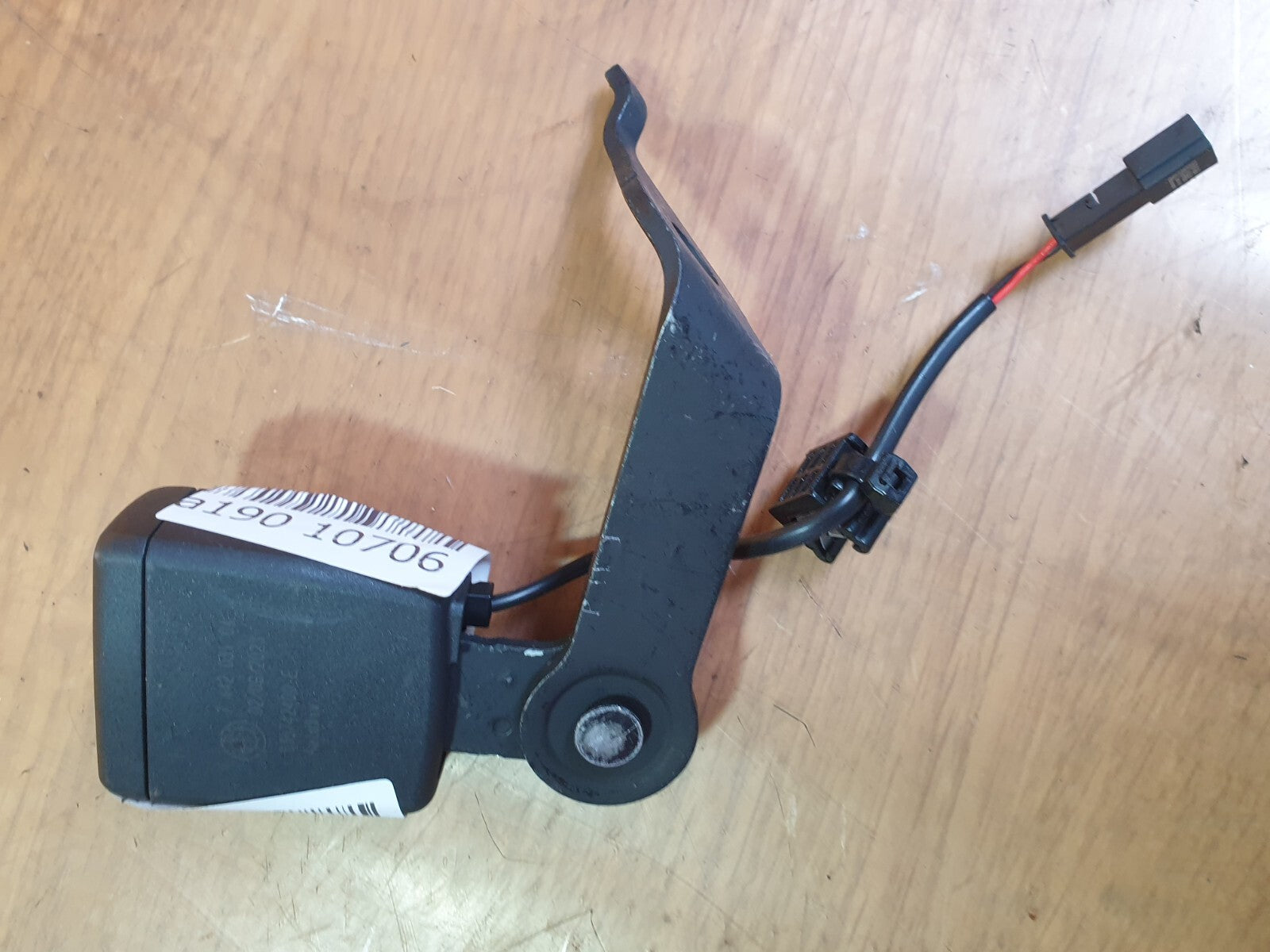 ✅BMW I4 G26 E-DRIVE 40M SPORT 2023 REAR SEAT BELT BUCKLE SET 7442030 7442031 - Image 9