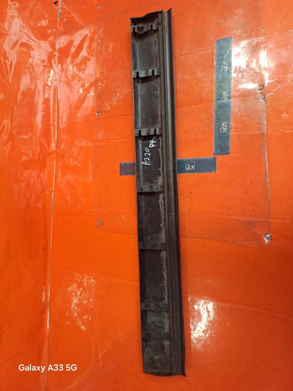 ✅2015 LAND ROVER DISCOVERY 4 L319 FRONT RIGHT LOWER DOOR MOULDING TRIM DGP000123 - Image 12