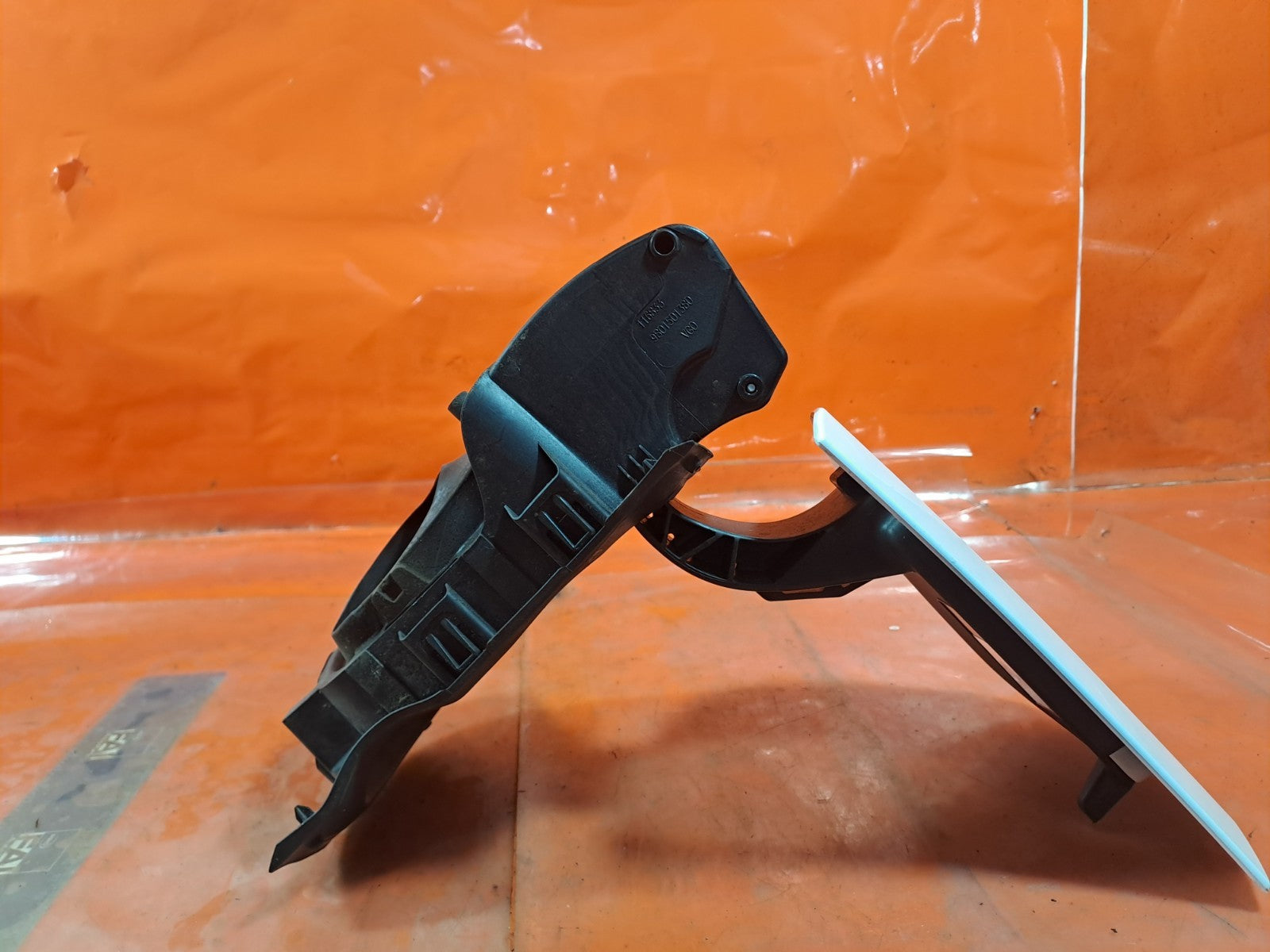 ✅CITROEN C4 CACTUS 1.6 DIESEL 2015 FUEL FILLER FLAP WHITE 9801501380 Warranty - Image 9