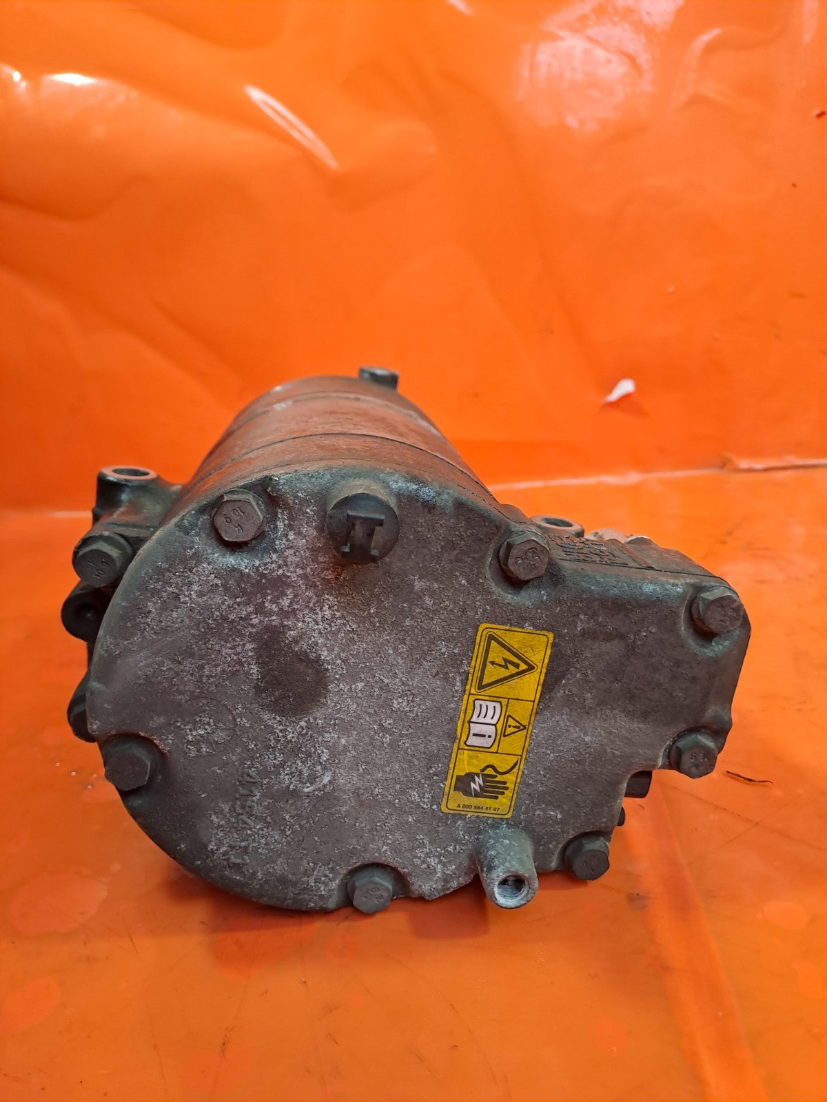 ✅MERCEDES E300 W212 2.1 DIESEL 2013 A/C AIR CON COMPRESSOR PUMP A0038301660 A271 - Image 6