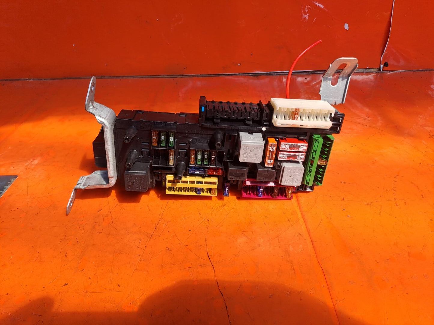 ✅MERCEDES E250 W212 2.1 DIESEL 2011 REAR SAM FUSE RELAY BOX A2129060105 A269 - Image 3