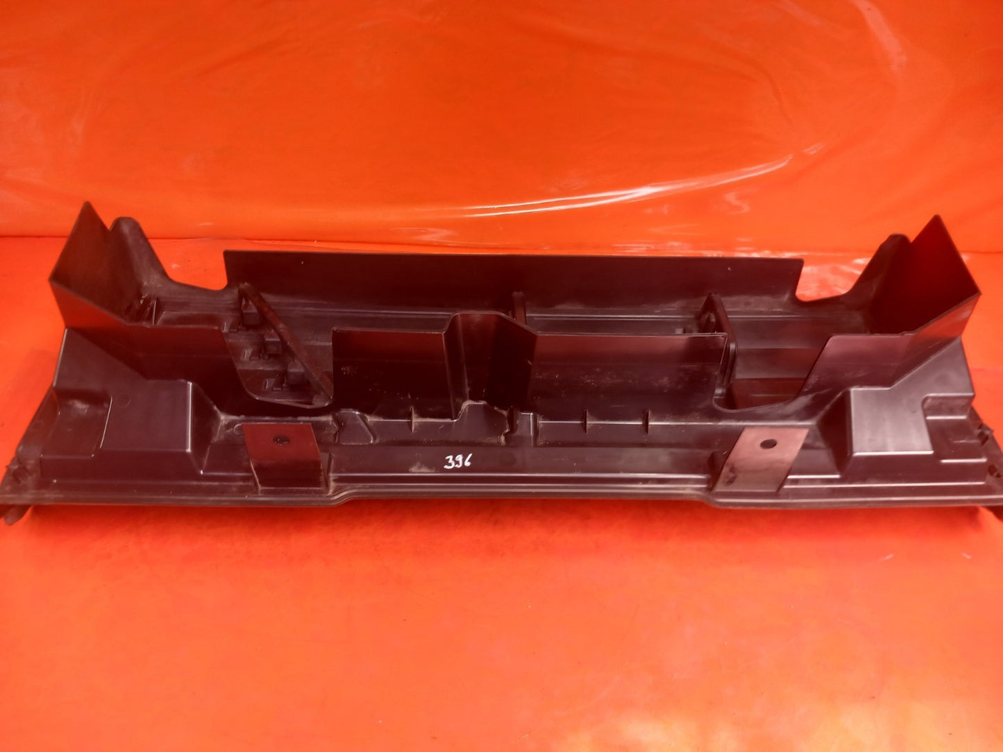 2025 Land Rover Defender L663 Front Grill Shutter L8B2-8475-AC Warranty A396 - Image 2