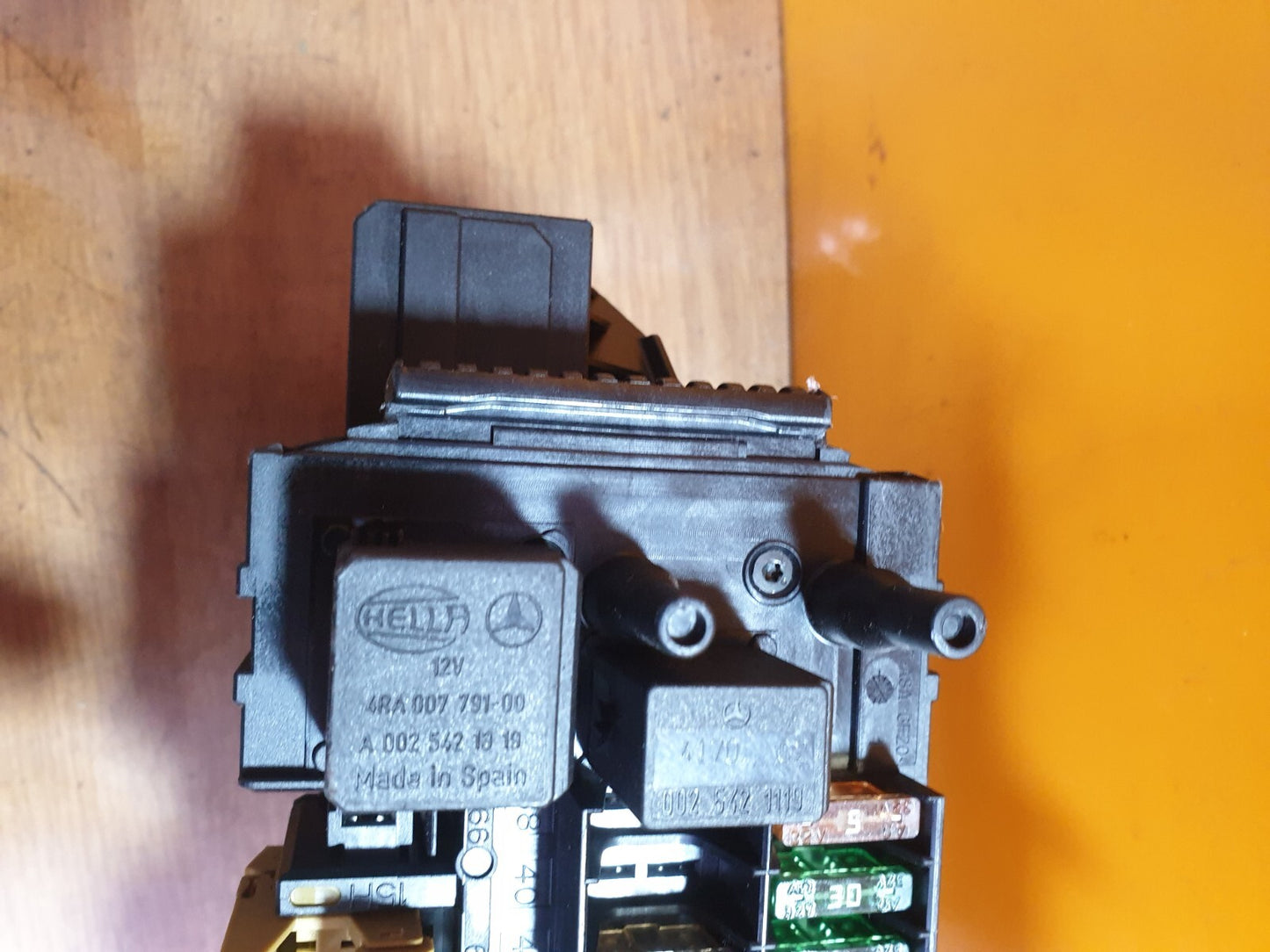 ✅2013 MERCEDES C CLASS W204 AMG 2.1D REAR FUSE BOX A2049060205 + WARRANTY A167 - Image 3
