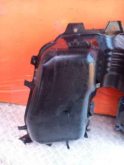 2025 Land Rover Defender L663 Fuel Tank MY42-9K007-EF1 Warranty A396 - Image 9