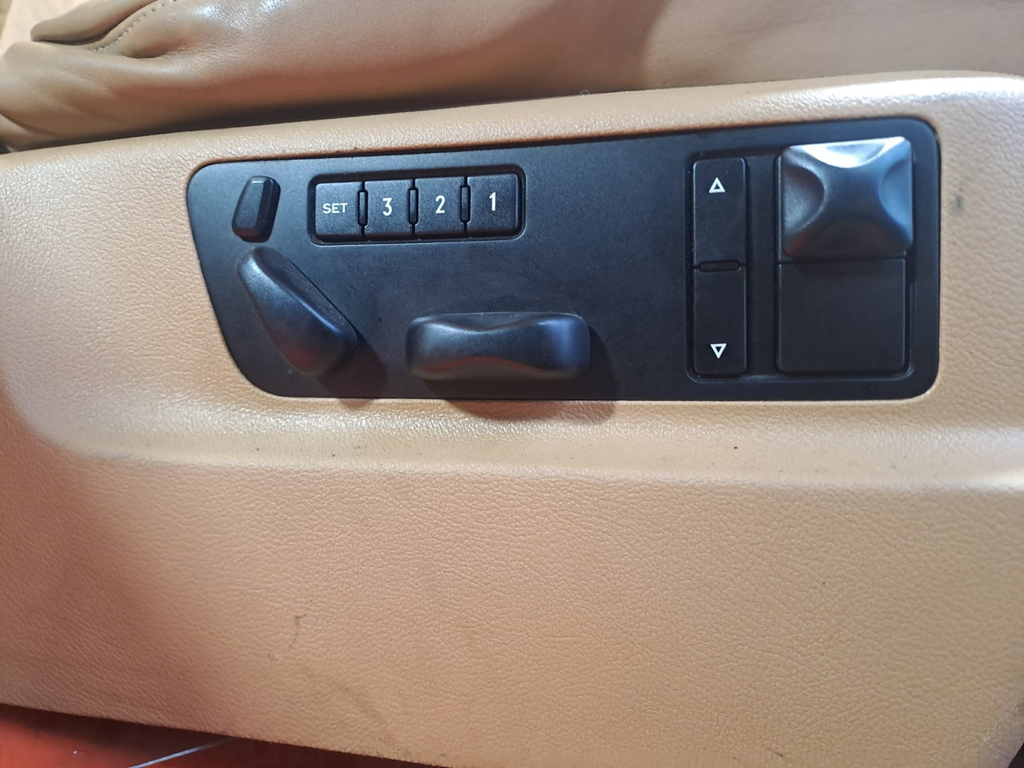 ebay-src:https://i.ebayimg.com/00/s/mtiwmfgxnjaw/z/d6kaaeswwj1pcizk/$_57.jpg