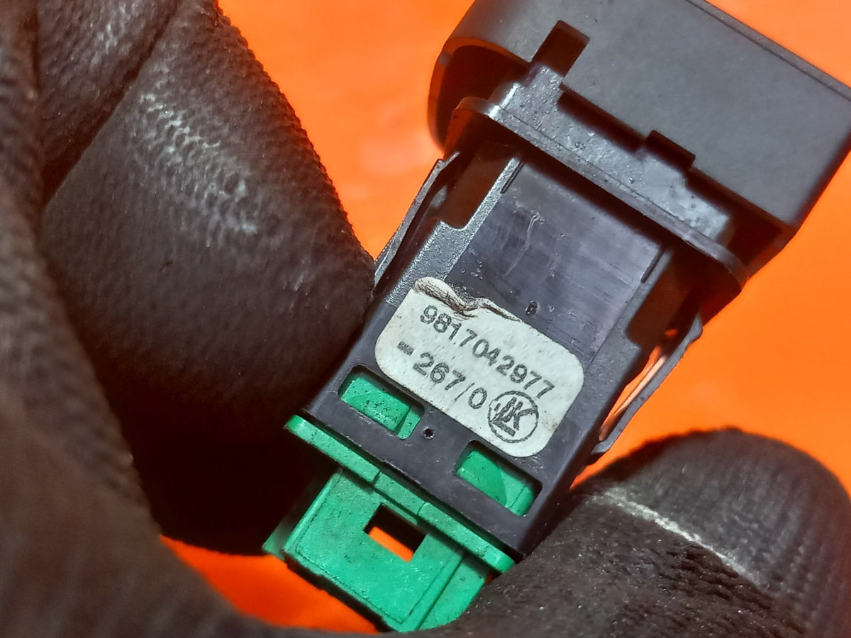 Vauxhall Combo MK4 1.5 Diesel 2020 Central Locking Switch 9817042977 A414 - Image 7