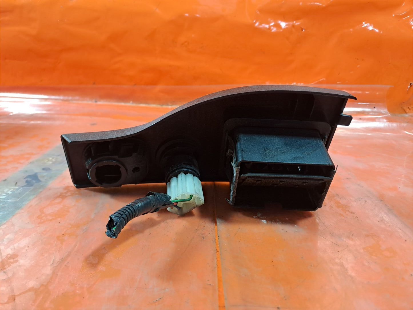 ✅2003 VOLVO FL DASHBOARD RIGHT AIR VENT HEADLIGHT SWITCH 3954450 + WARRANTY A324 - Image 3