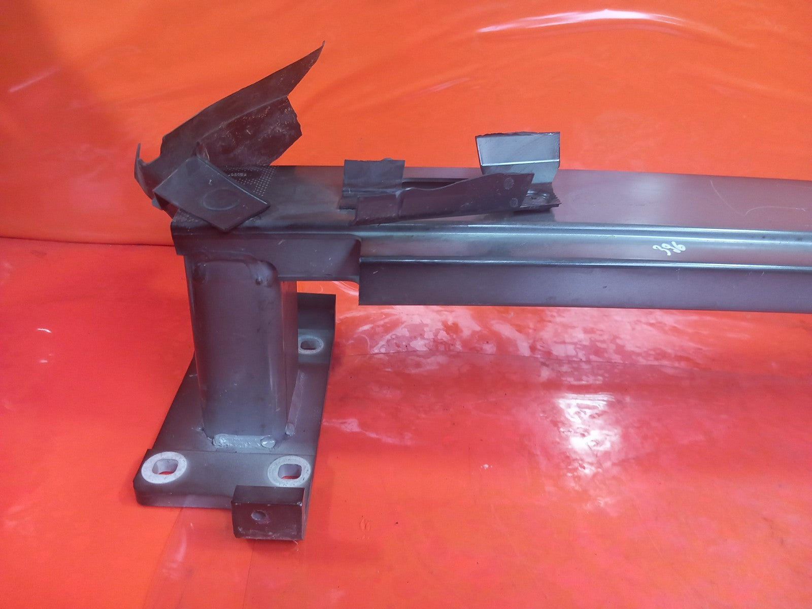 2025 Land Rover Defender L663 Front Bumper Crash Bar L8B2-10005-XD Warranty A396 - Image 2