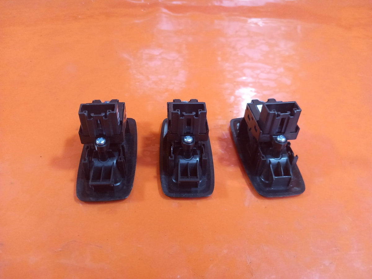 ebay-src:https://i.ebayimg.com/00/s/mtiwmfgxnjaw/z/ozgaaeswe~fqnw3z/$_57.jpg