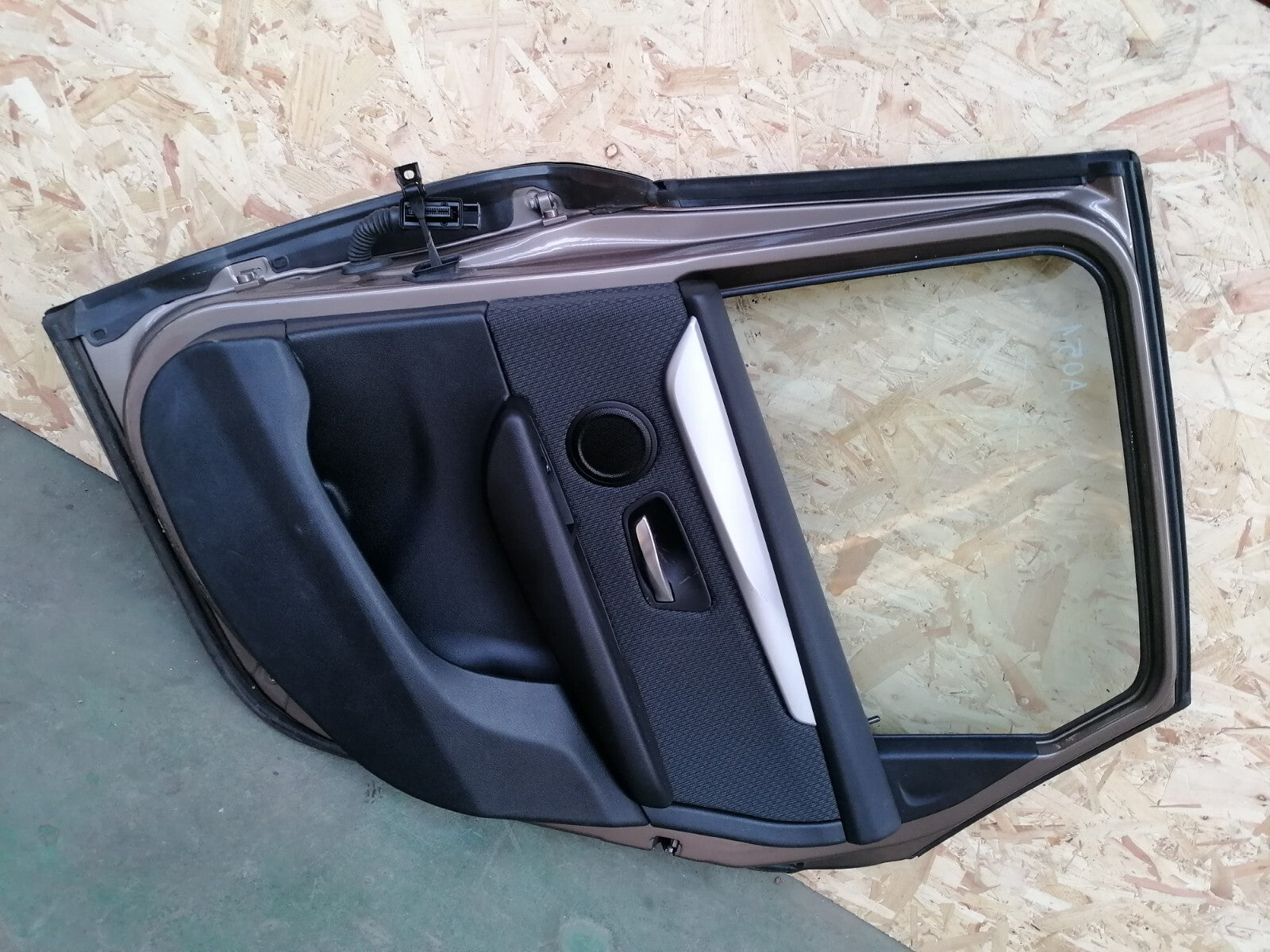 ✅2018 BMW 2 SERIES F45 2.0P REAR RIGHT DOOR BEIGE C2S + WARRANTY A051 - Image 9