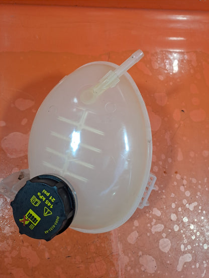 ✅Ford Fiesta St-Line 1.0 Petrol 2019 EXPANSION BOTTLE HEADER TANK DG93-8101-AA - Image 1