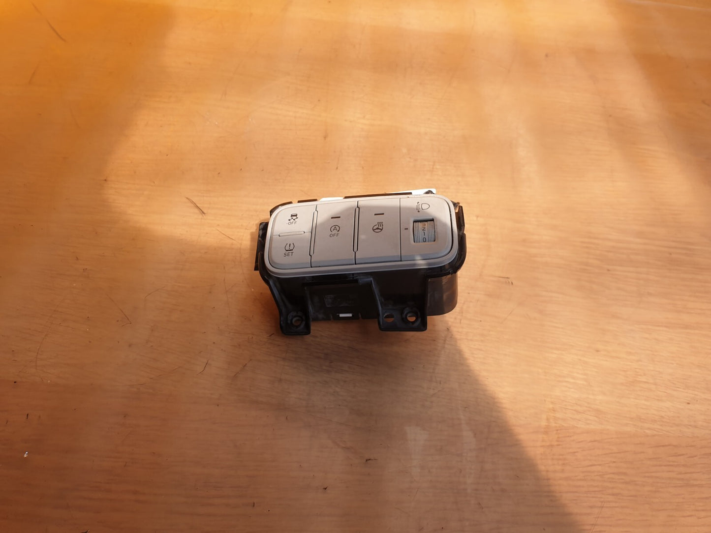 ebay-src:https://i.ebayimg.com/00/s/mtiwmfgxnjaw/z/gs4aaosw-r1moyoe/$_57.jpg
