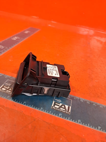 ✅MERCEDES W176 A180 1.5 DIESEL 2015 HANDBRAKE RELEASE SWITCH A2469050451 A235 - Image 3