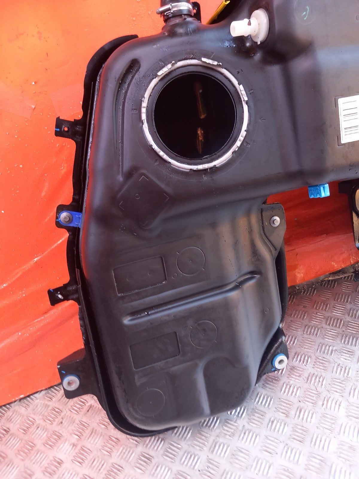2025 Land Rover Defender L663 Fuel Tank MY42-9K007-EF1 Warranty A396 - Image 3