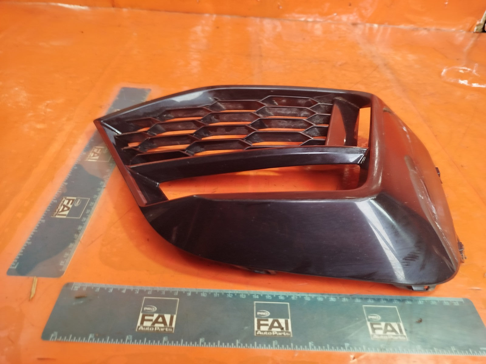 ✅BMW 220D M SPORT F44 2.0 DIESEL 2023 FRONT RIGHT GRILL FOG LIGHT TRIM 8075488 - Image 2