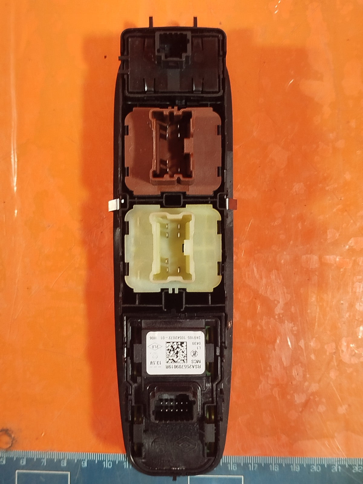 ✅2024 DACIA DUSTER JOURNEY FRONT RIGHT WINDOW SWITCH 255709019R + WARRANTY A364 - Image 6