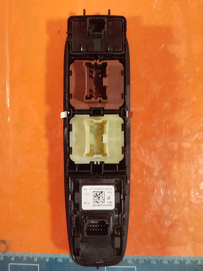 ✅2024 DACIA DUSTER JOURNEY FRONT RIGHT WINDOW SWITCH 255709019R + WARRANTY A364 - Image 6