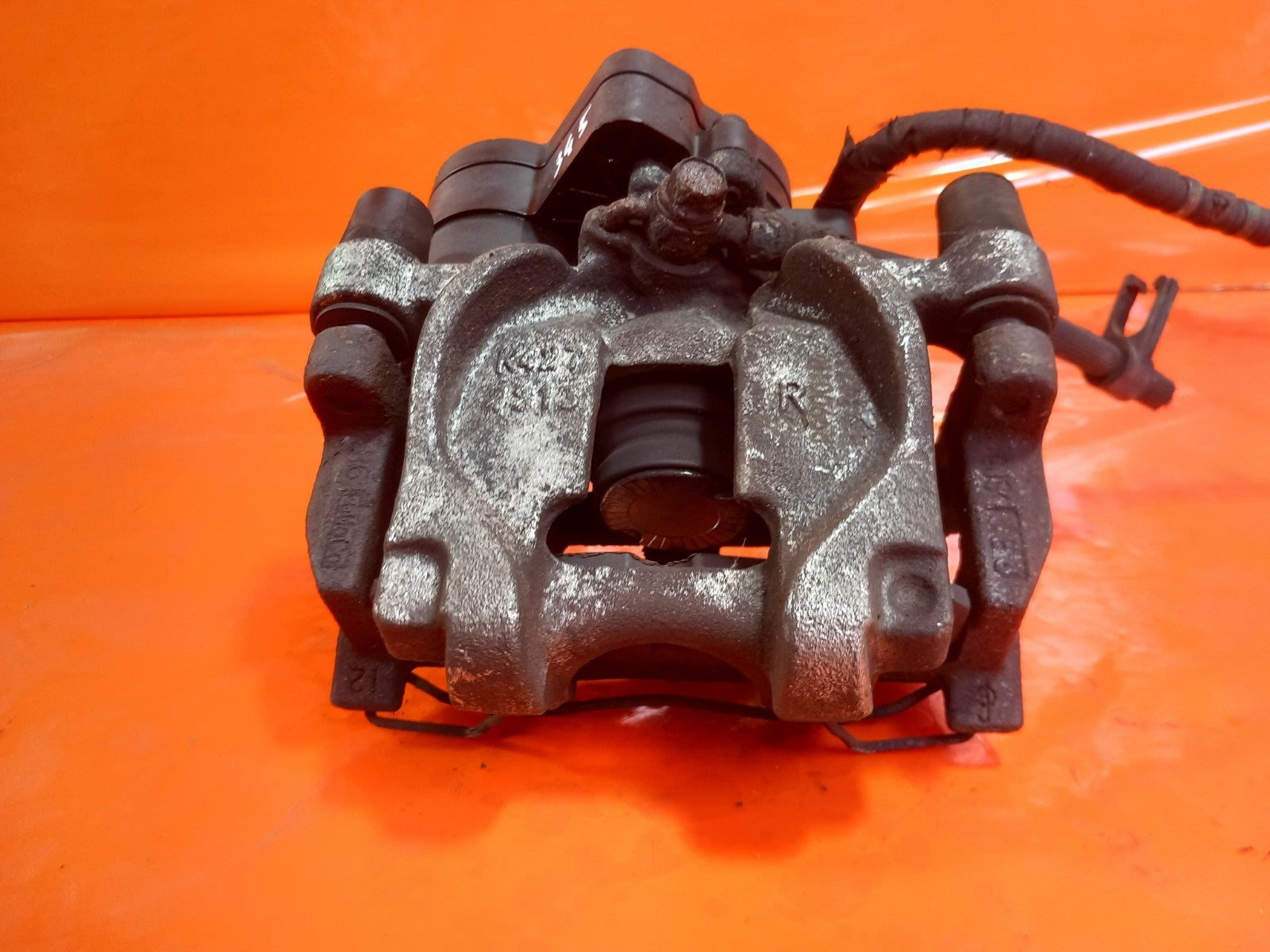Ford Galaxy Zetec 2.0 Diesel 2019 Rear Right Electric Brake Caliper F2GT2B254BA  - Image 3