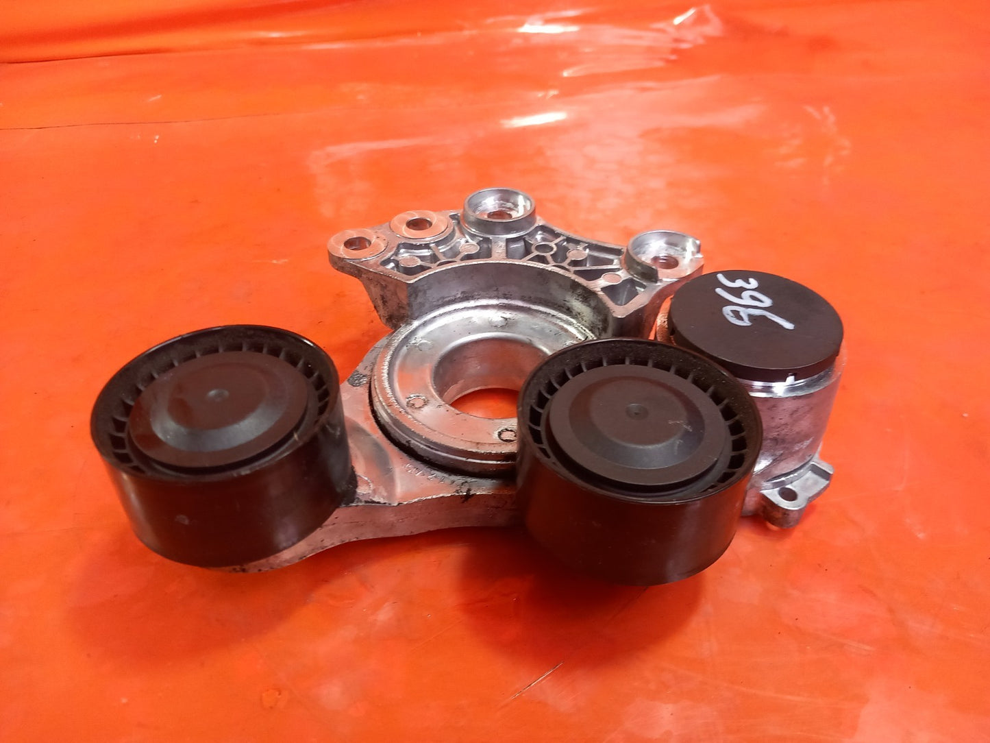 2025 Land Rover Defender L663 3.0 Diesel Alternator Belt Tensioner LPLA-6B209-FB - Image 2