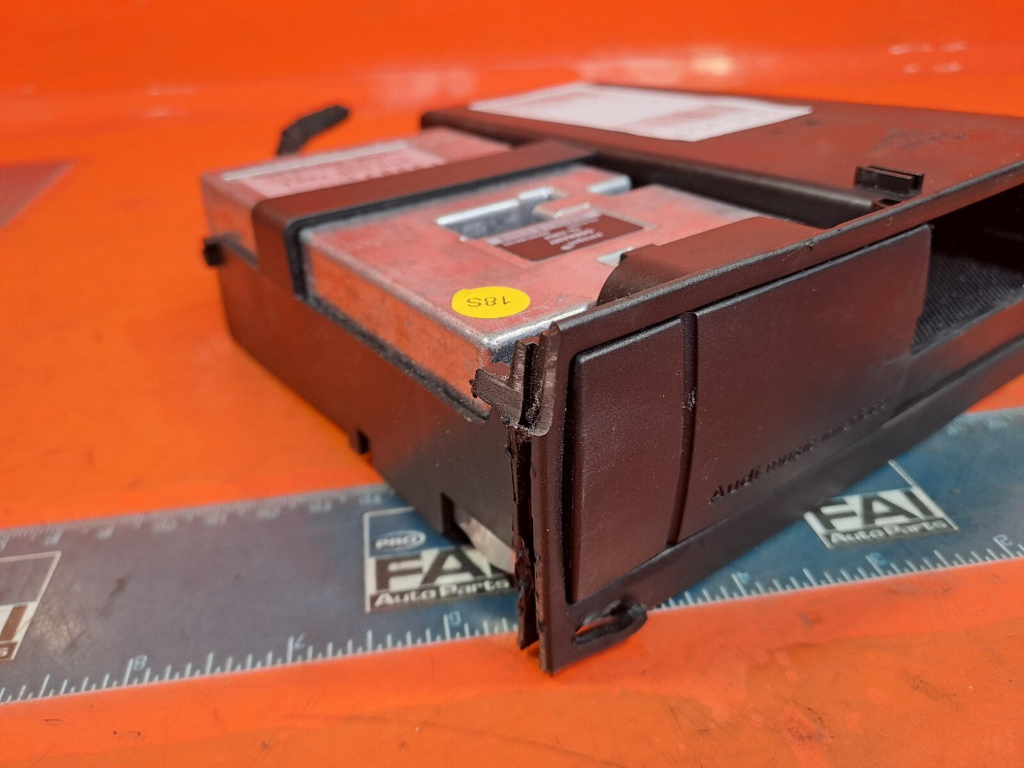 ✅AUDI A5 S LINE CABRIO 2.0 PETROL 2009 MEDIA INTERFACE CONTROL MODULE 8T0035785A - Image 4