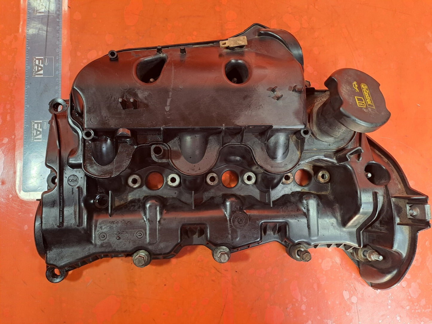 Land Rover Discovery 4 3.0 Diesel 2015 ENGINE ROCKER COVER 9X2Q-9424-FE Warranty - Image 1