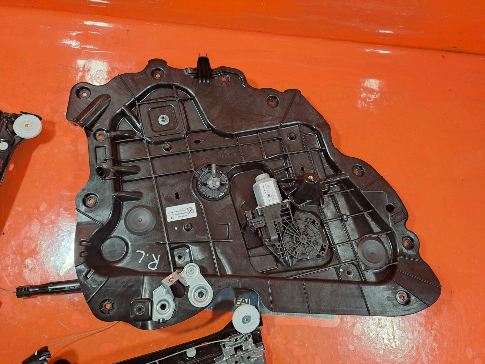 ebay-src:https://i.ebayimg.com/00/s/mtiwmfgxnjaw/z/afgaaosw~mxnf-zt/$_57.jpg