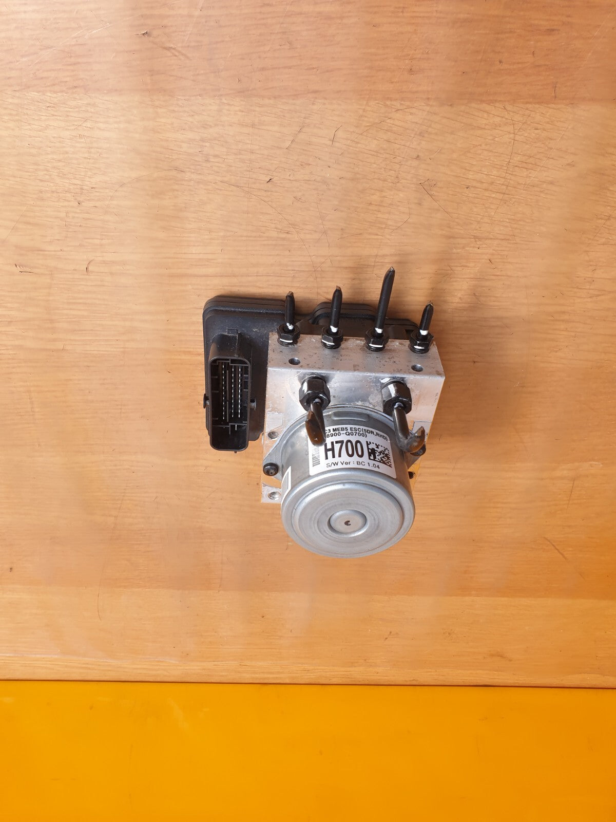 HYUNDAI I20 Ultimate 1.0 Petrol 2023 6 HYBRID ABS PUMP MODULATOR 58900Q0700 - Image 2