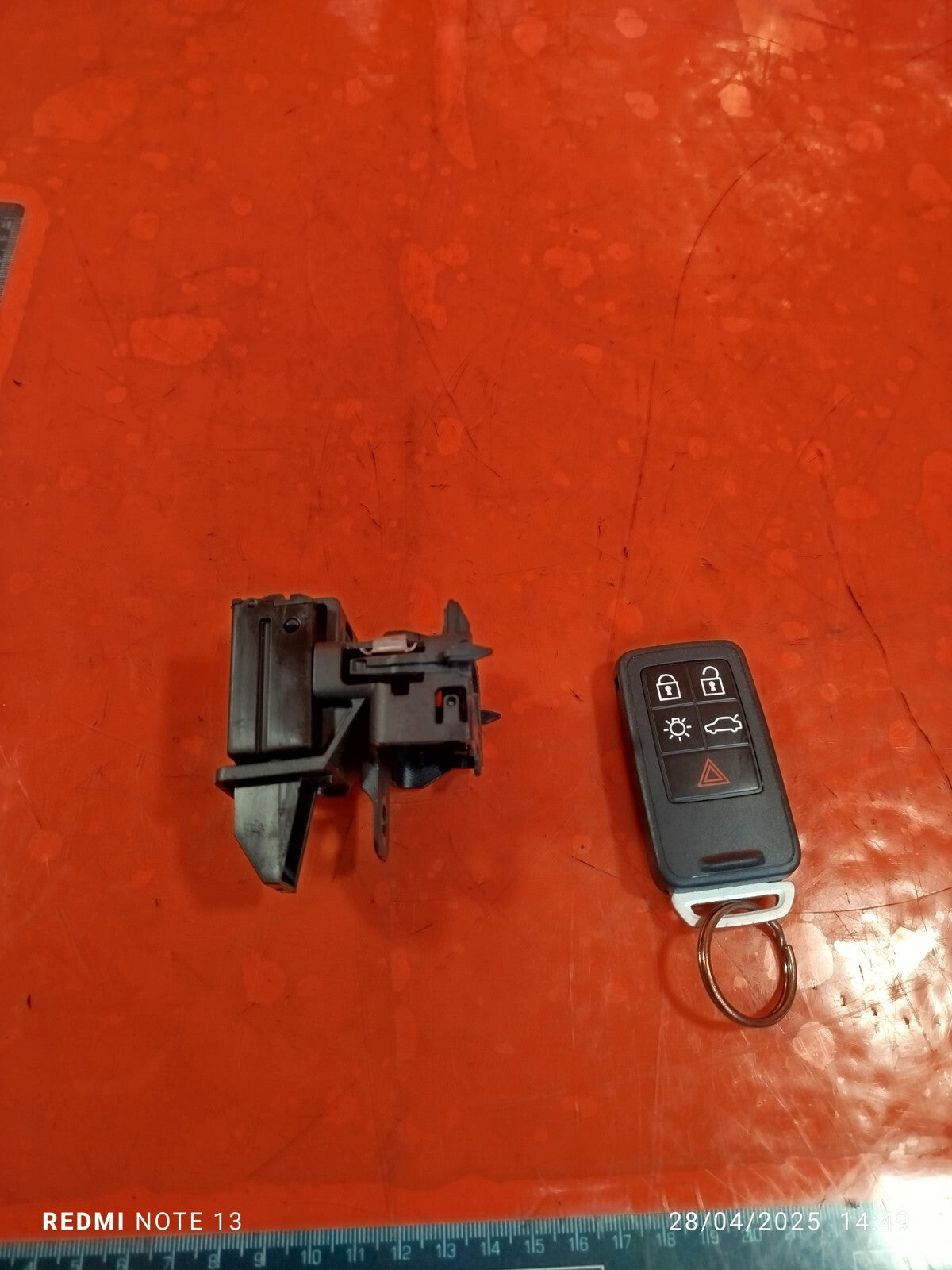 ✅12-16 VOLVO V40 IGNITION BARREL SWITCH WITH KEY AH4N-15607-AE + WARRANTY xAA - Image 1