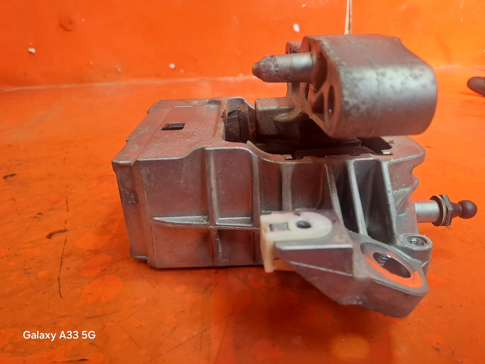 ✅BMW 220D M Sport F44 2 Series 2023 2.0 Diesel RIGHT ENGINE MOUNT 8835570 A293 - Image 5