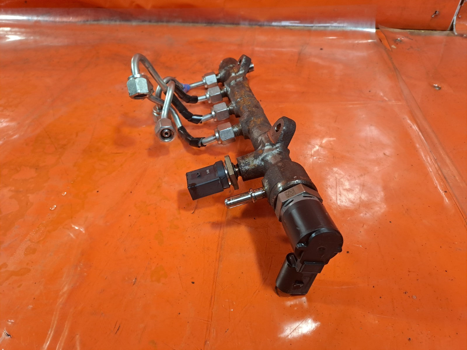 ✅2019 Ford Focus MK4 ST-Line Fuel Injector Rail HG9Q-9D280-AA + Warranty A354 - Image 5