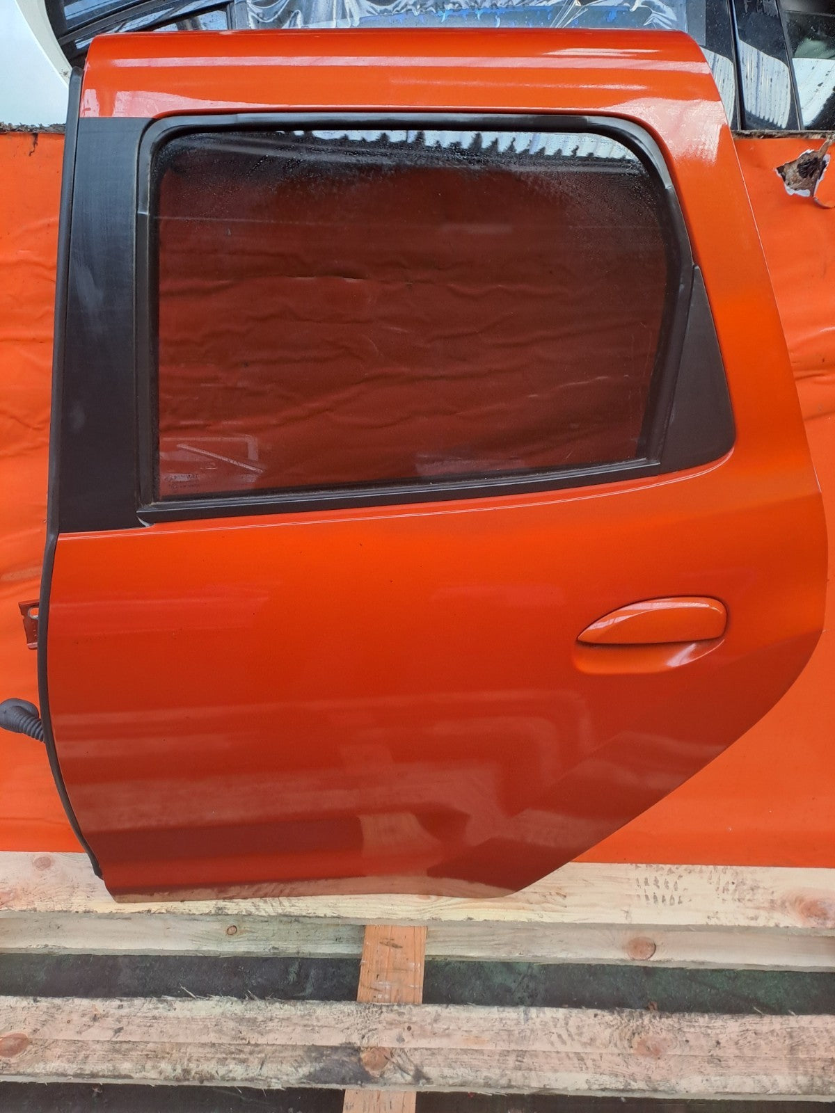 ✅2024 Dacia Duster Journey Rear Left Door Orange + Warranty A364 - Image 1