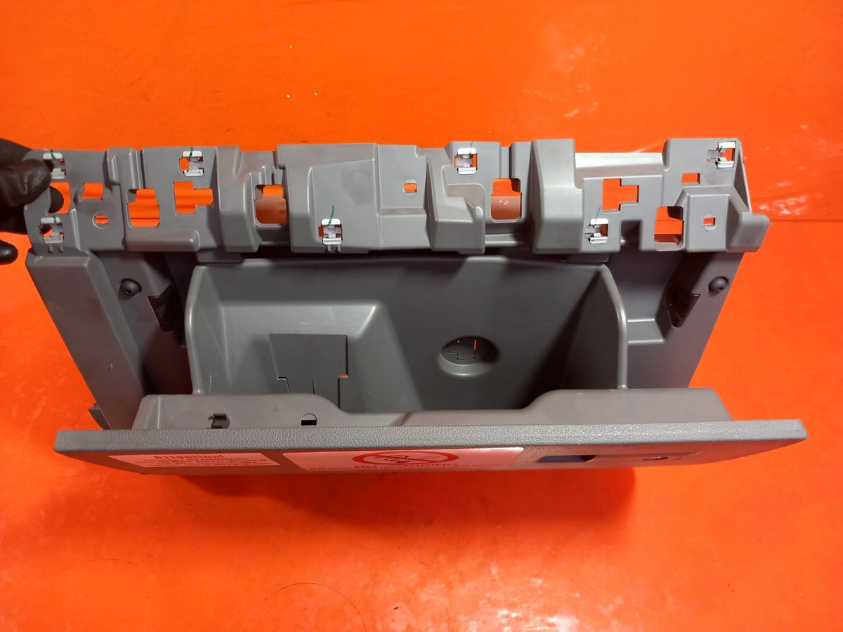 VW Transporter St-Line 2.0 Diesel 2023 Glove Box 7L2858007 Warranty A416 - Image 8