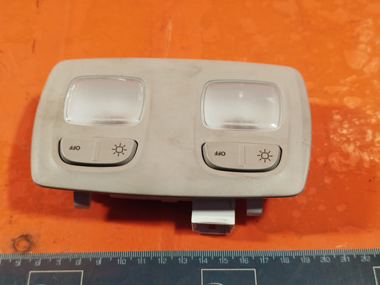 ✅2024 DACIA DUSTER JOURNEY FRONT ROOF INTERIOR READING LIGHT 264302900R A364 - Image 1
