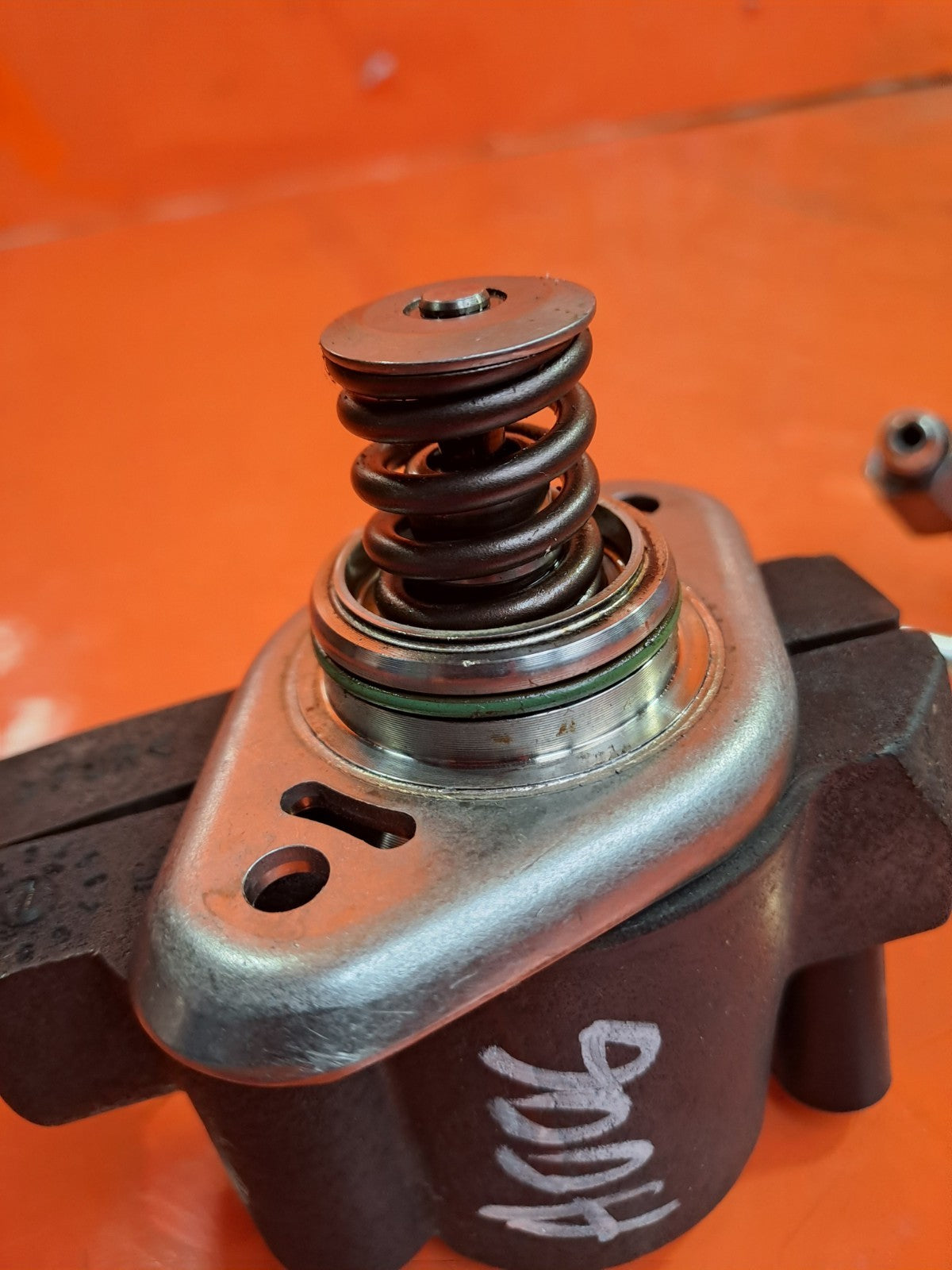 ✅MERCEDES CLS W257 3.0 PETROL HYBRID 2019 HIGH PRESSURE FUEL PUMP A2822260000 - Image 5