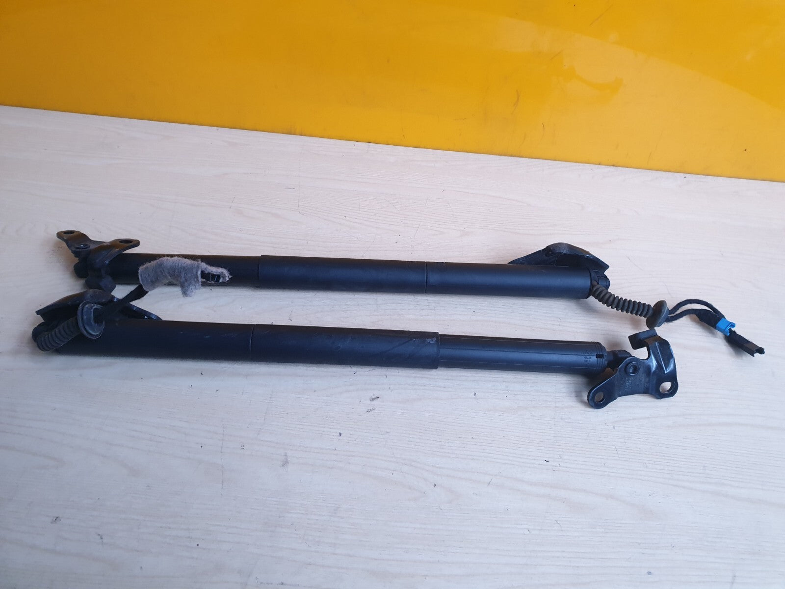 ✅2018 BMW 2 SERIES F45 2.0P TAILGATE ELECTRIC STRUT PAIR 7432758 + WARRANTY A051 - Image 4