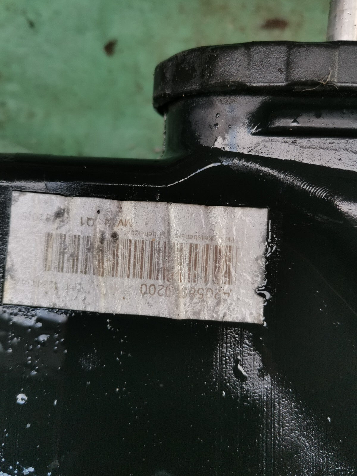 MERCEDES C200 W205 2.0 PETROL 2015 WINDSCREEN WASHER BOTTLE A2058600260 - Image 11