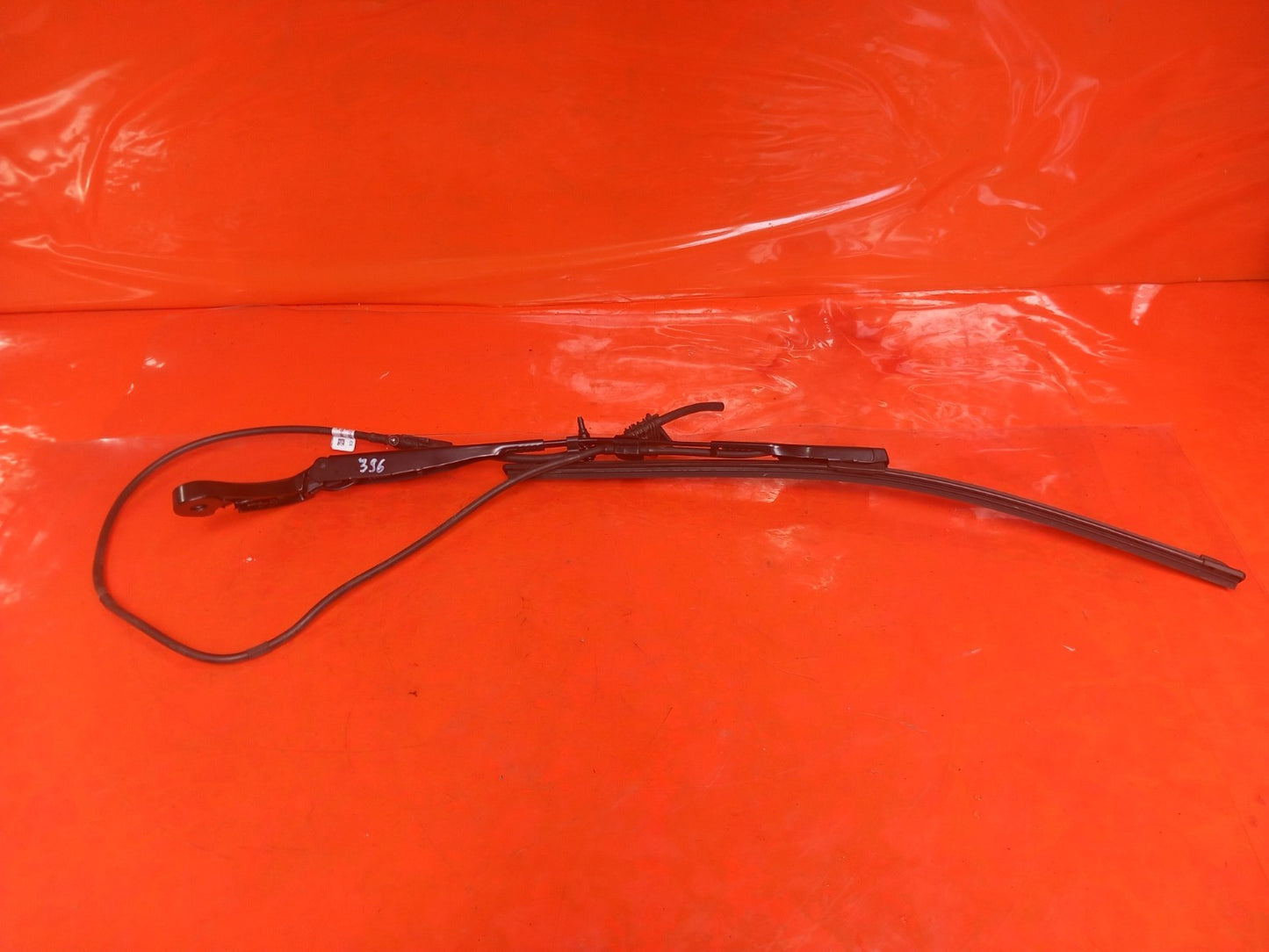 2025 Land Rover Defender L663 Windscreen Wiper Arm L8B2-17526-AB Warranty A396 - Image 4