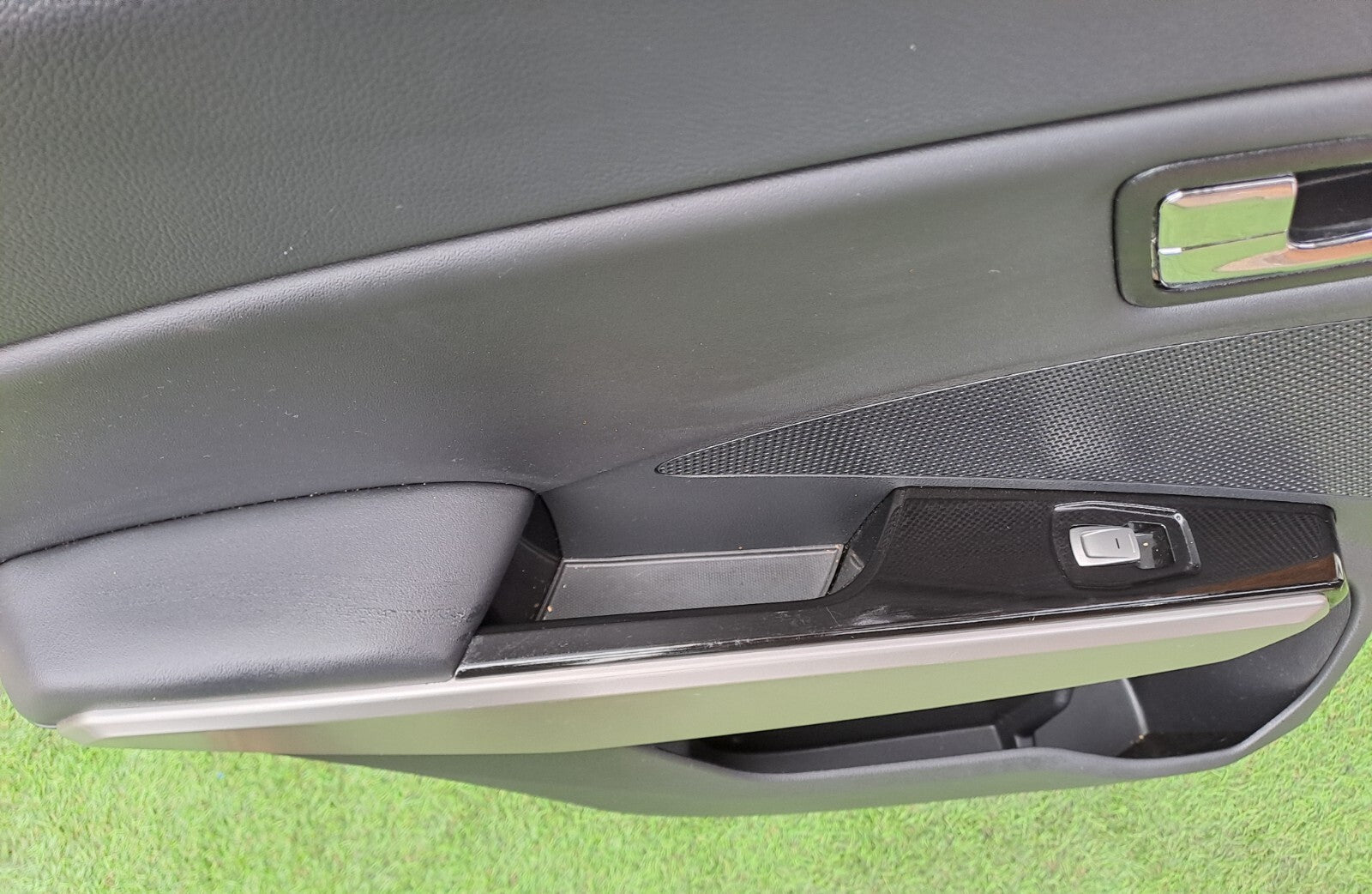 SSANGYONG TIVOLI EX 1.6 DIESEL 2017 REAR LEFT DOOR WHITE Warranty A230 - Image 12