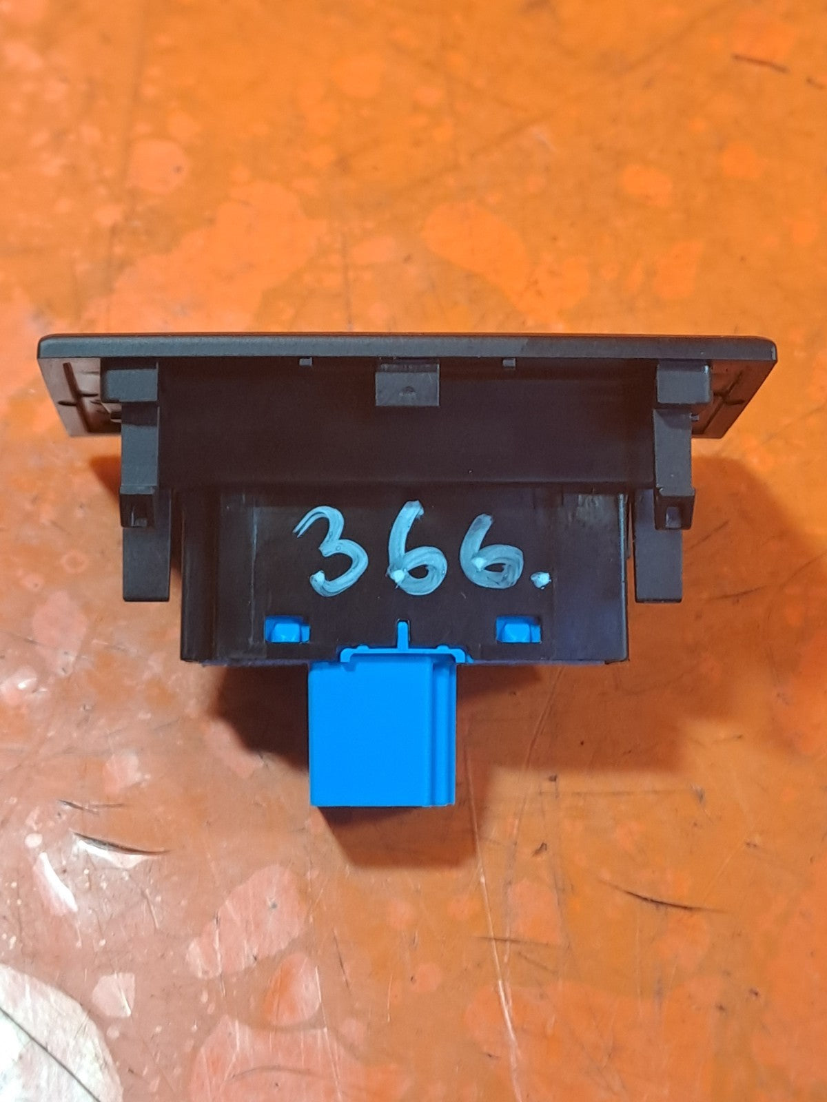 ✅FORD TOURNEO CONNECT VW CADDY 2.0 DIESEL 2024 HAZARD SWITCH 2K7919221A Warranty - Image 5