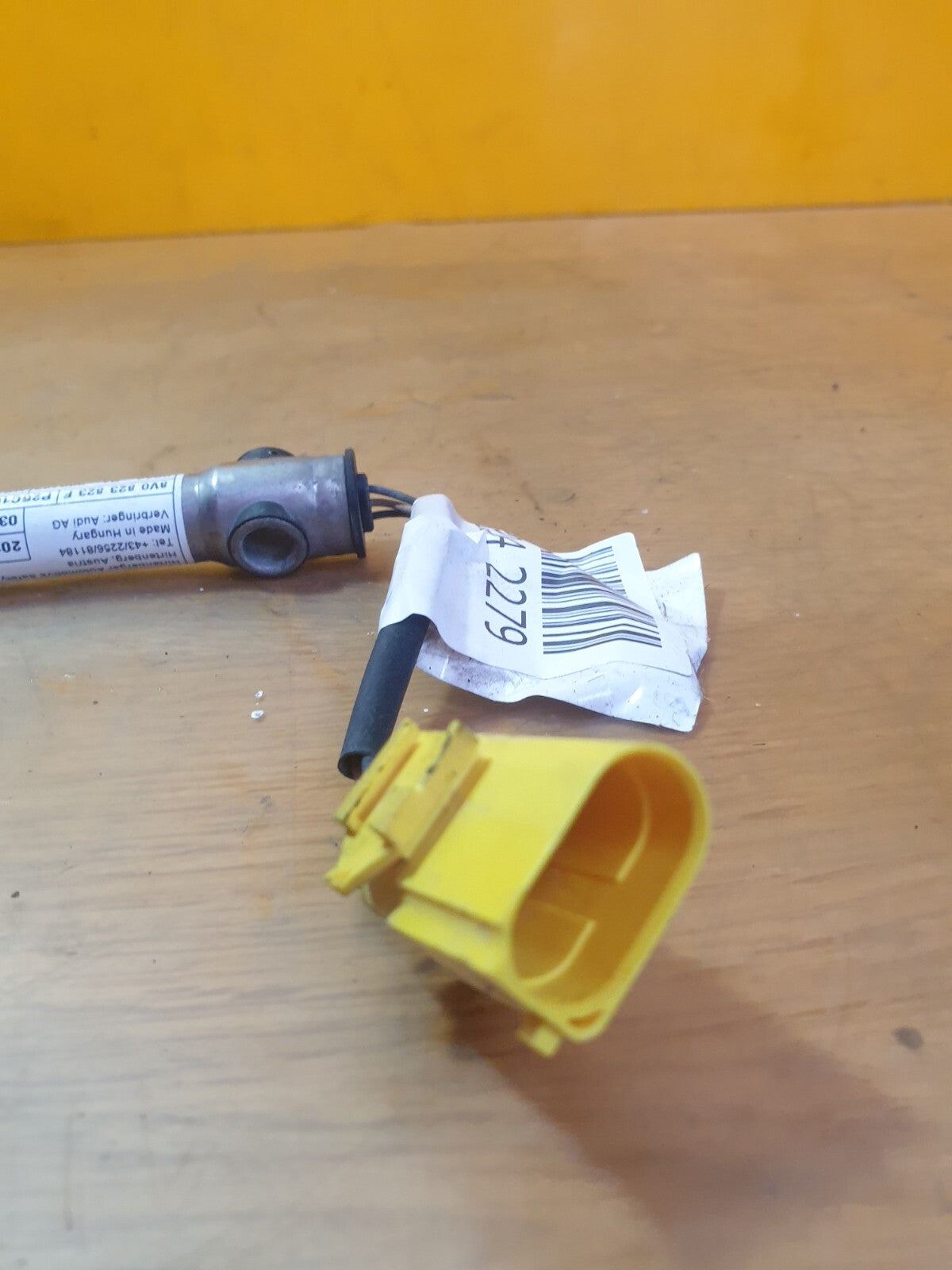 AUDI A3 E-TRON 1.4 PETROL 2015 FRONT RIGHT OR LEFT SIDE BONNET HINGE 8V0823823F - Image 11