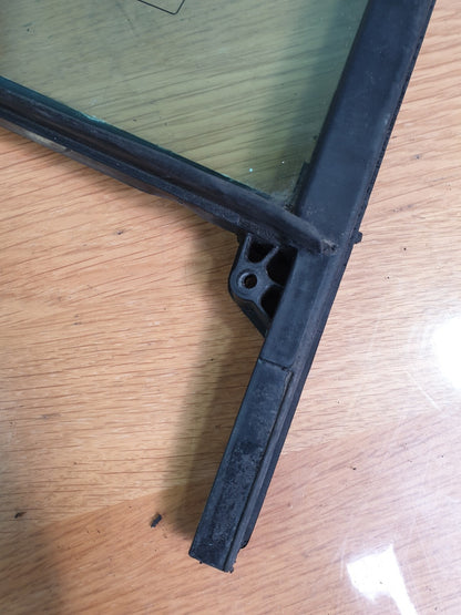 ✅2013 MERCEDES A CLASS W176 1.5D REAR RIGHT DOOR QUARTER GLASS 43R-00048 A107 - Image 5