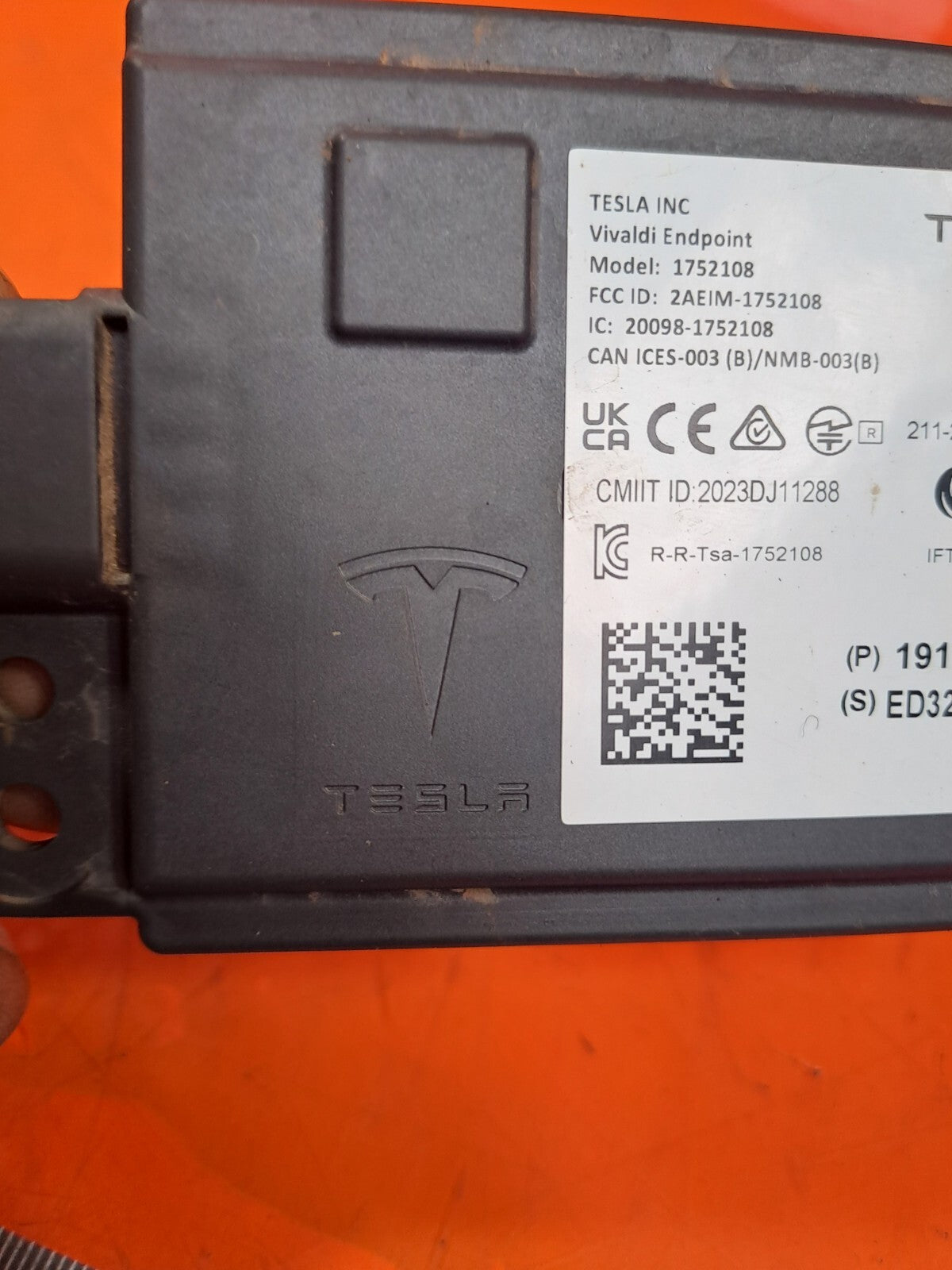 TESLA MODEL 3 LONG 2024 REAR BUMPER MODULE 1918368-00-A Warranty A207 - Image 4