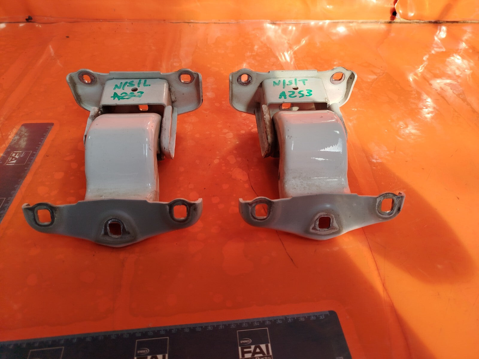 ✅2016 FIAT TALENTO 1.6D PAIR REAR LEFT DOOR HINGE TOP & BOTTOM + WARRANTY A253 - Image 2