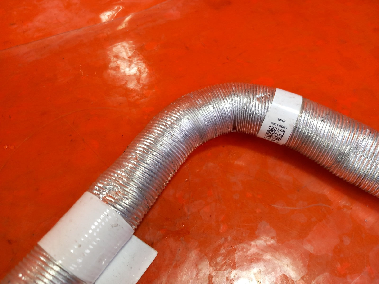 2025 Land Rover Defender L663 Breather Hose Pipe LK62-9K617-BB Warranty A396 - Image 4